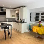 Newly Refurbished Two Bedrooms Flat