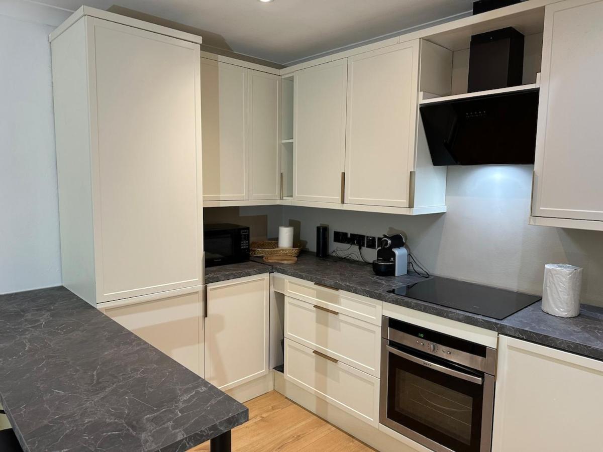 Appartamento Newly Refurbished Two Bedrooms Flat *