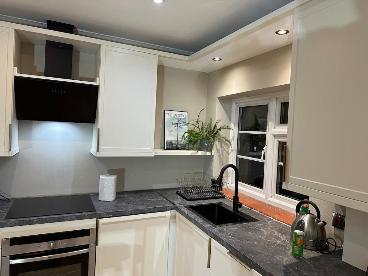 Appartamento Newly Refurbished Two Bedrooms Flat Londra