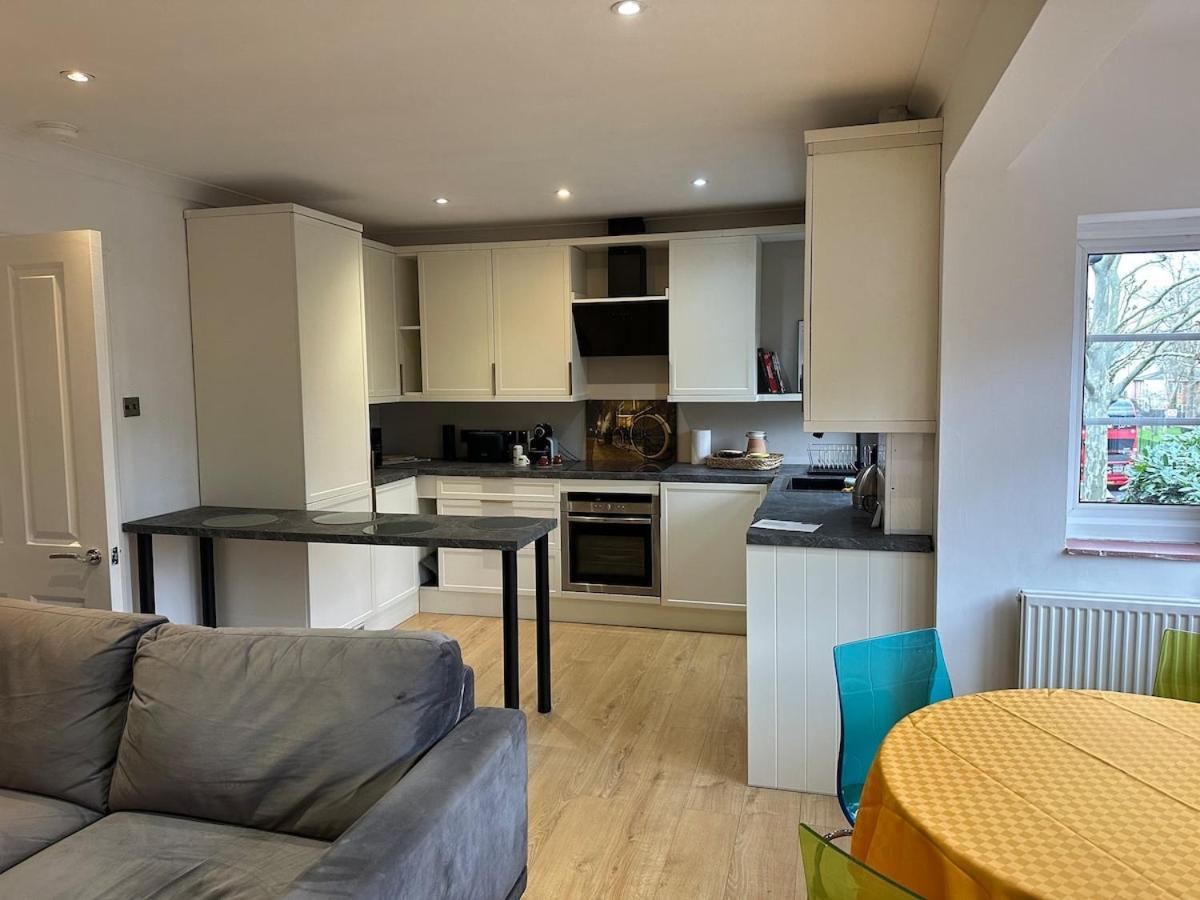Appartamento Newly Refurbished Two Bedrooms Flat *