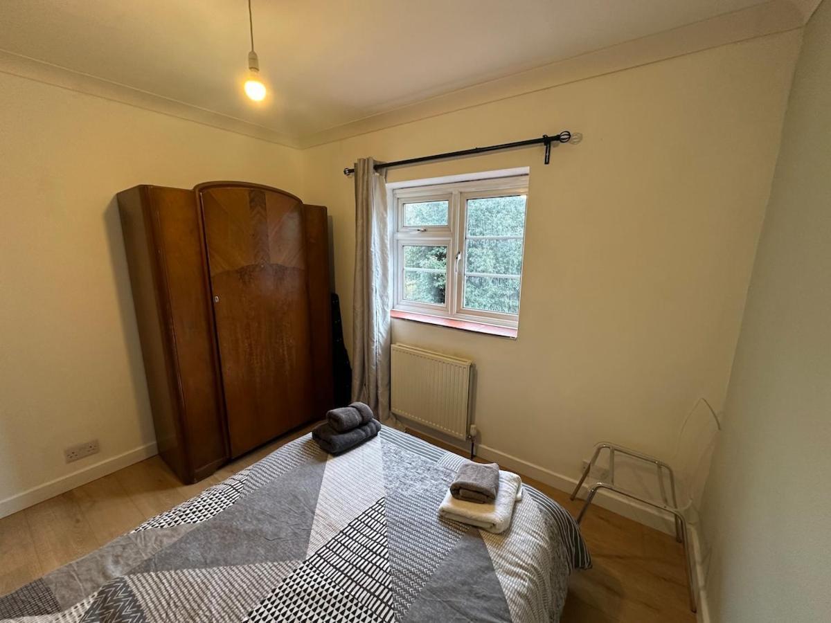 Newly Refurbished Two Bedrooms Flat Appartamento Londra