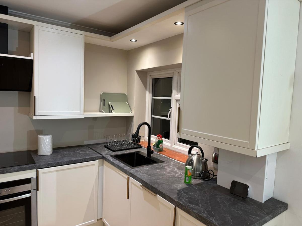 Appartamento Newly Refurbished Two Bedrooms Flat