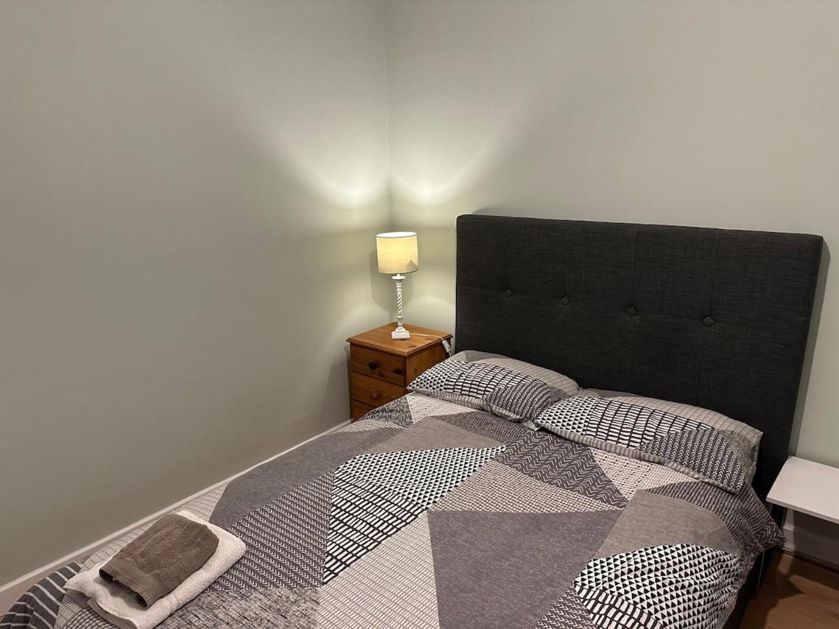 Newly Refurbished Two Bedrooms Flat * Londra